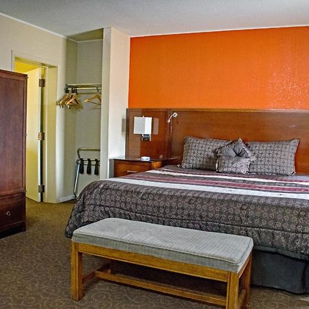 America'S Best Inn And Suites Emporia Esterno foto