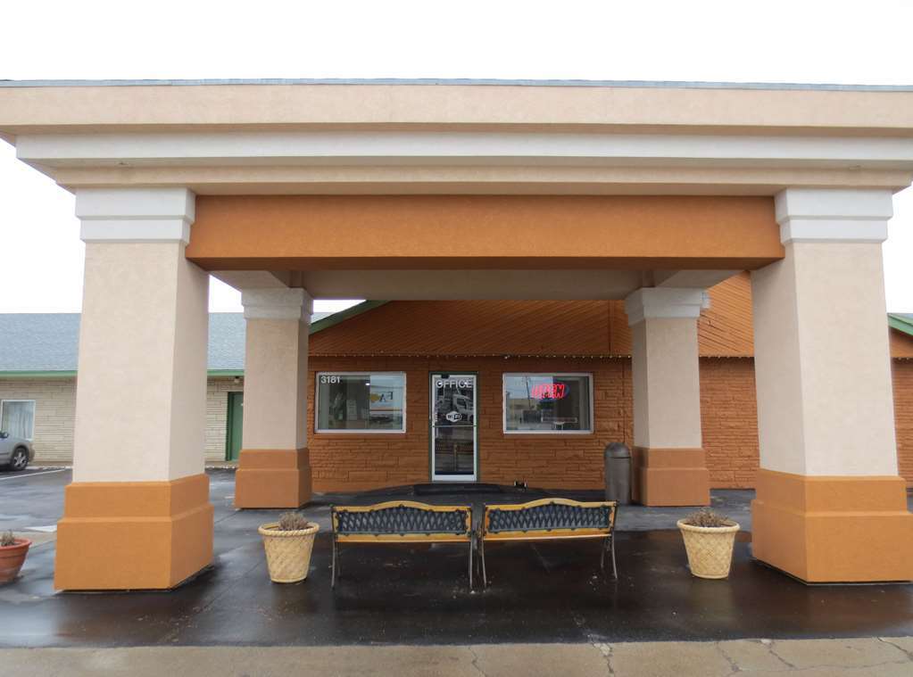 America'S Best Inn And Suites Emporia Esterno foto
