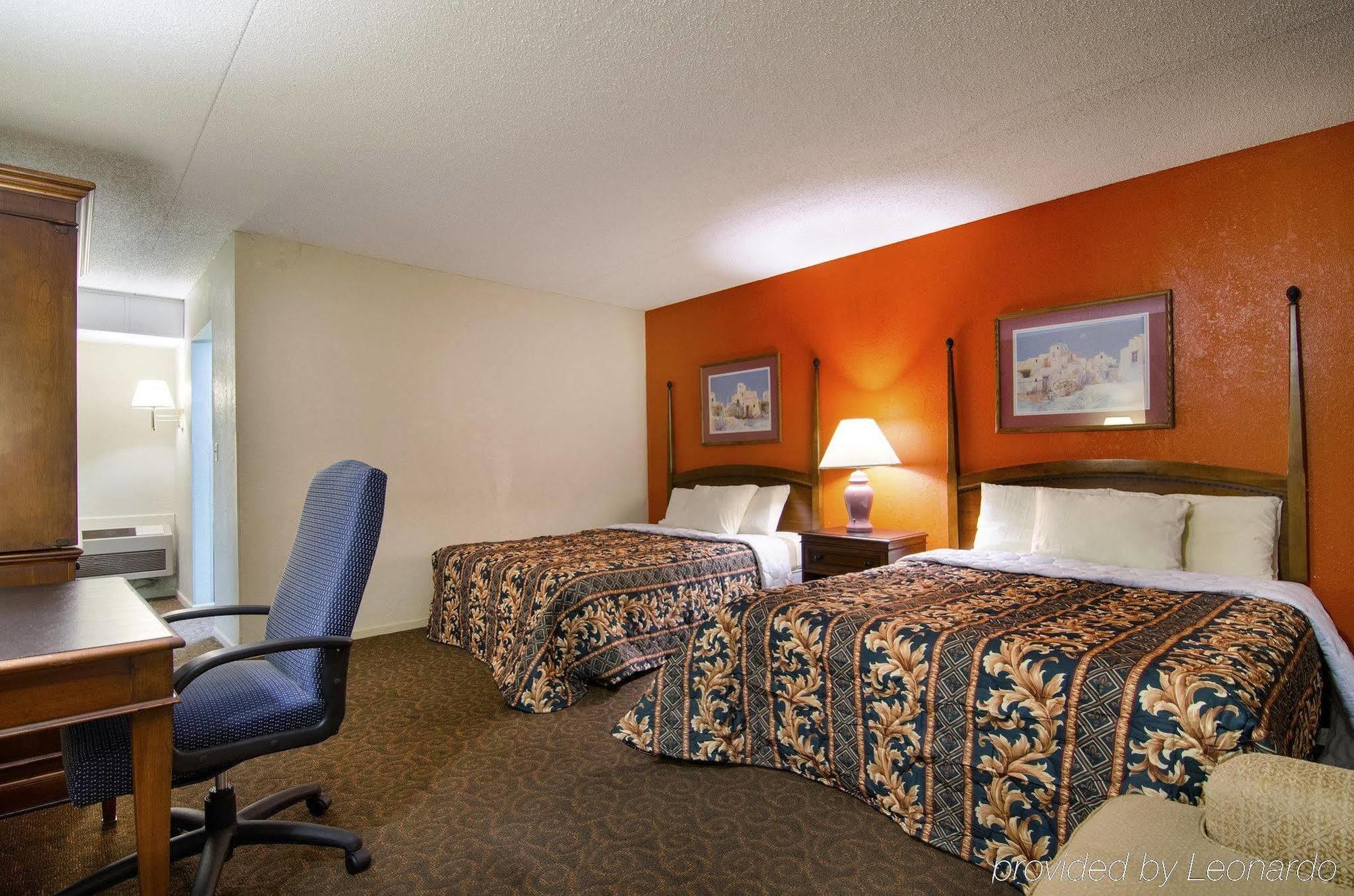 America'S Best Inn And Suites Emporia Esterno foto