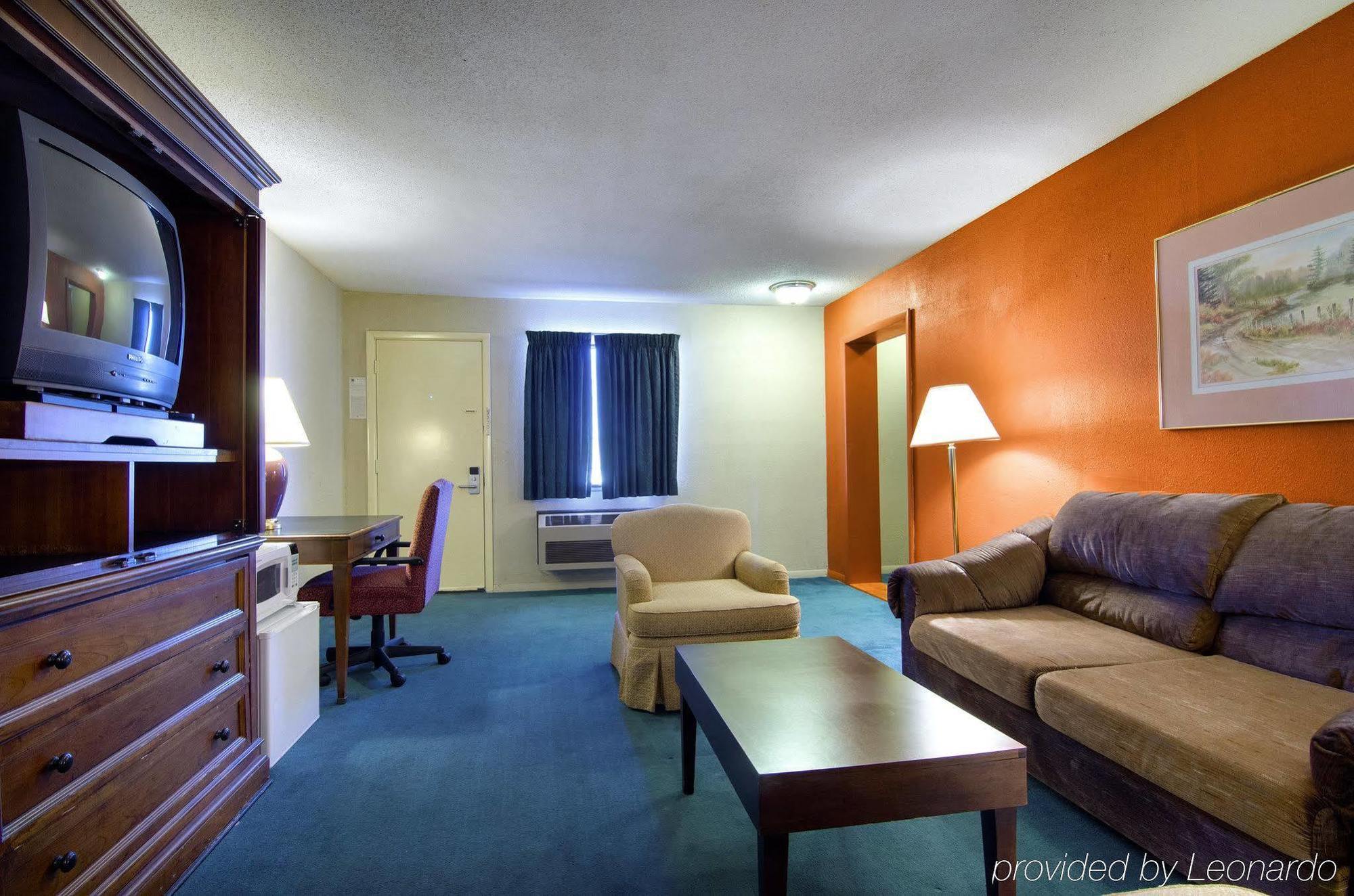 America'S Best Inn And Suites Emporia Esterno foto
