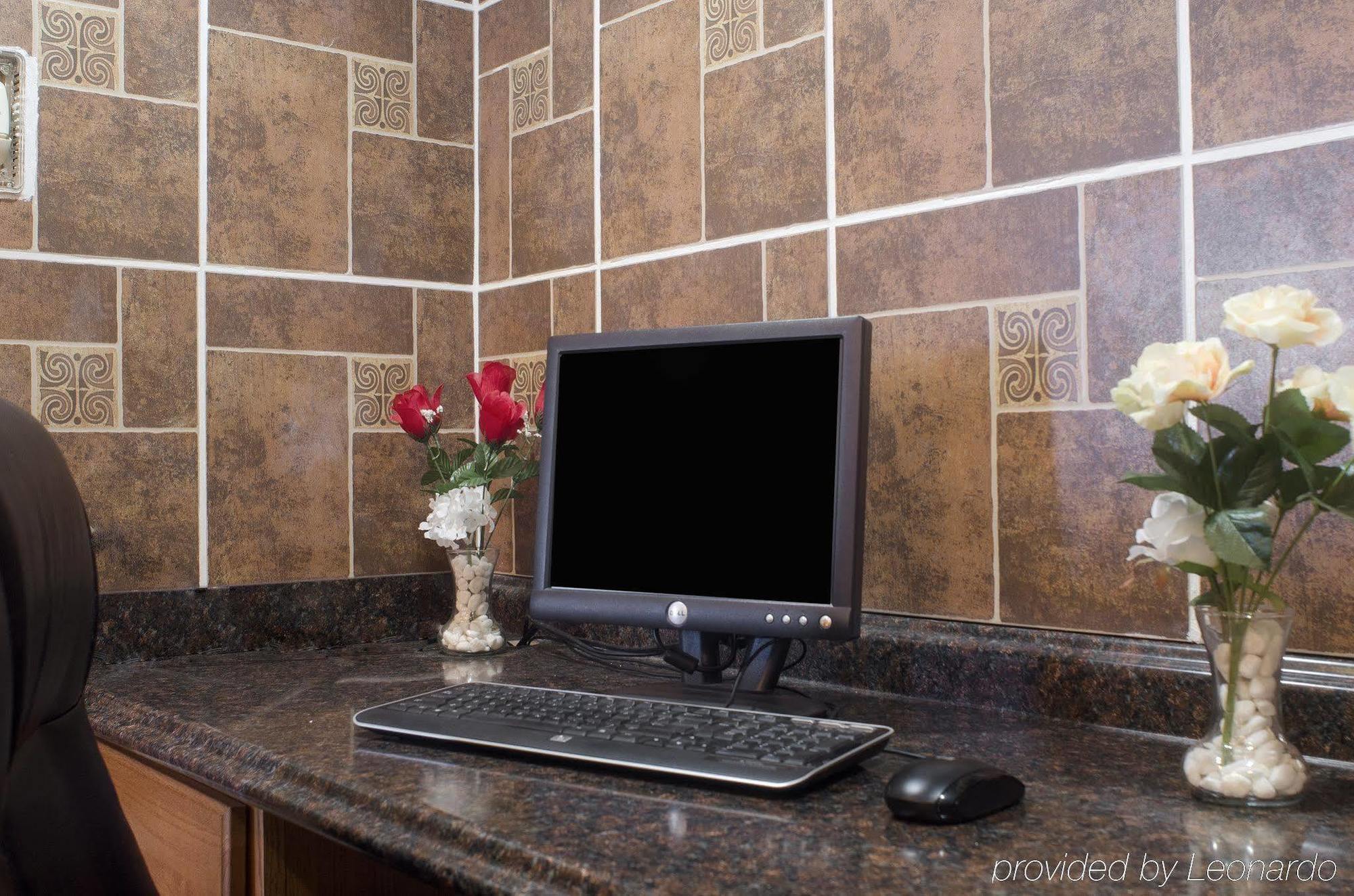 America'S Best Inn And Suites Emporia Esterno foto