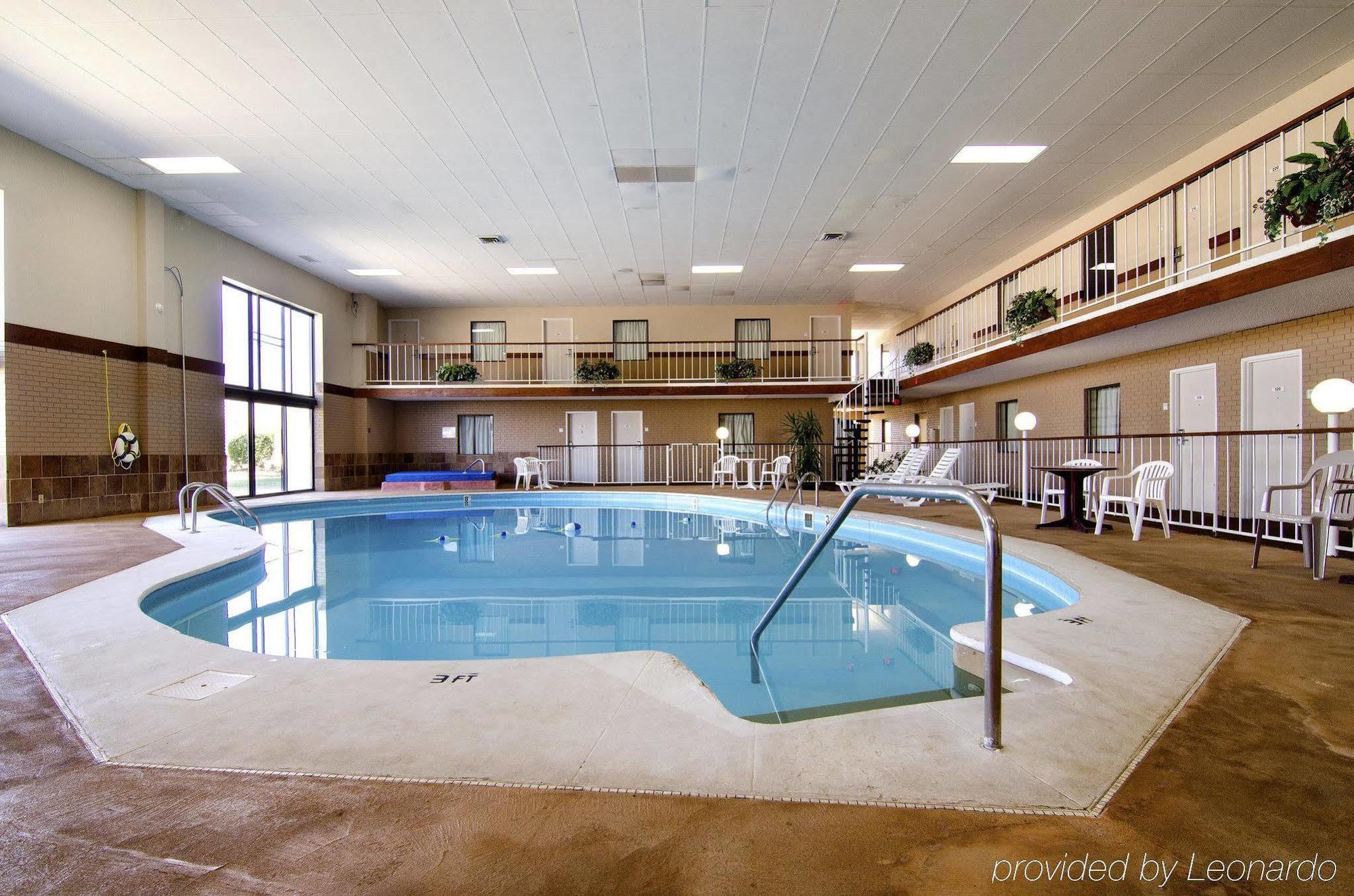 America'S Best Inn And Suites Emporia Esterno foto