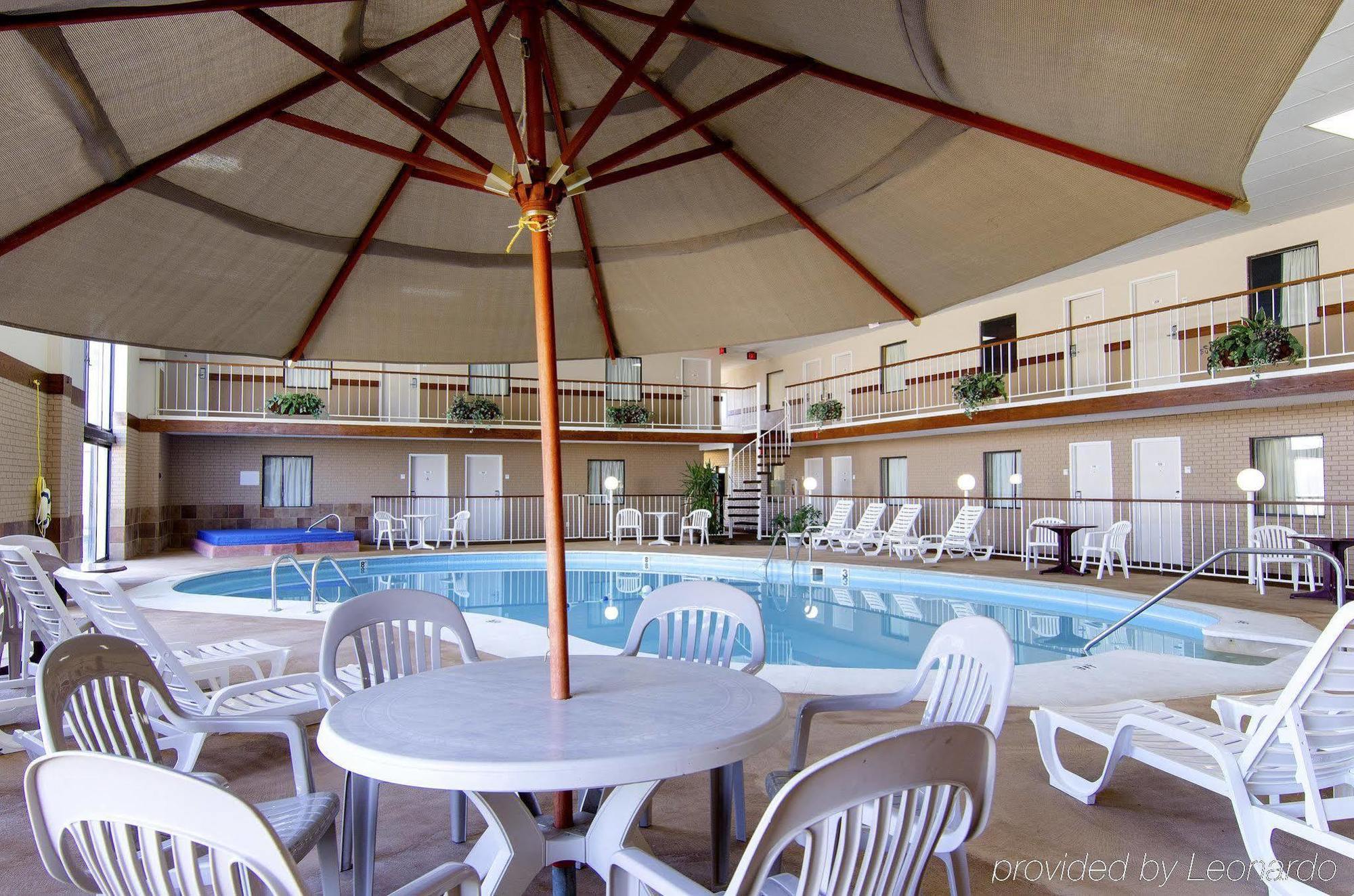 America'S Best Inn And Suites Emporia Esterno foto