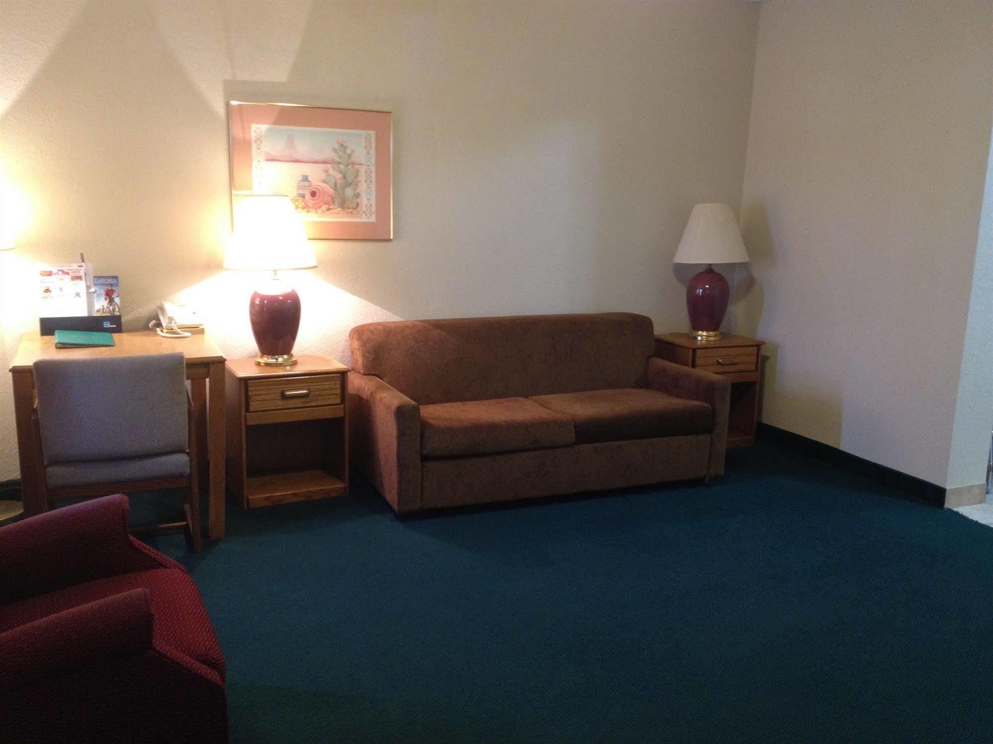 America'S Best Inn And Suites Emporia Esterno foto