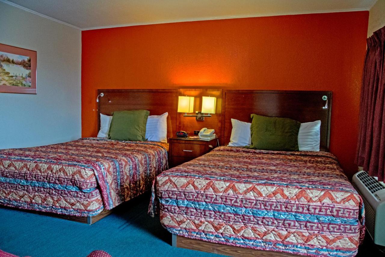America'S Best Inn And Suites Emporia Esterno foto